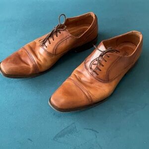 Florsheim Brown Leather Oxford Shoes with Elegant Design